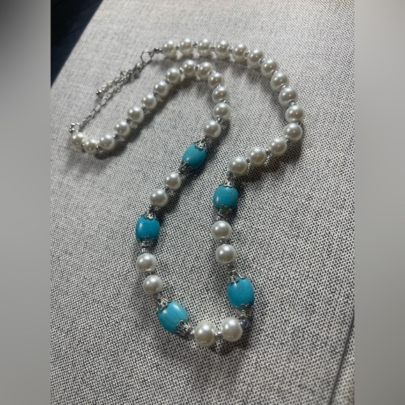 Vintage Faux Blue Turquoise and Faux White Pearl Beads Necklace Silver Tone 18” - Picture 9 of 12